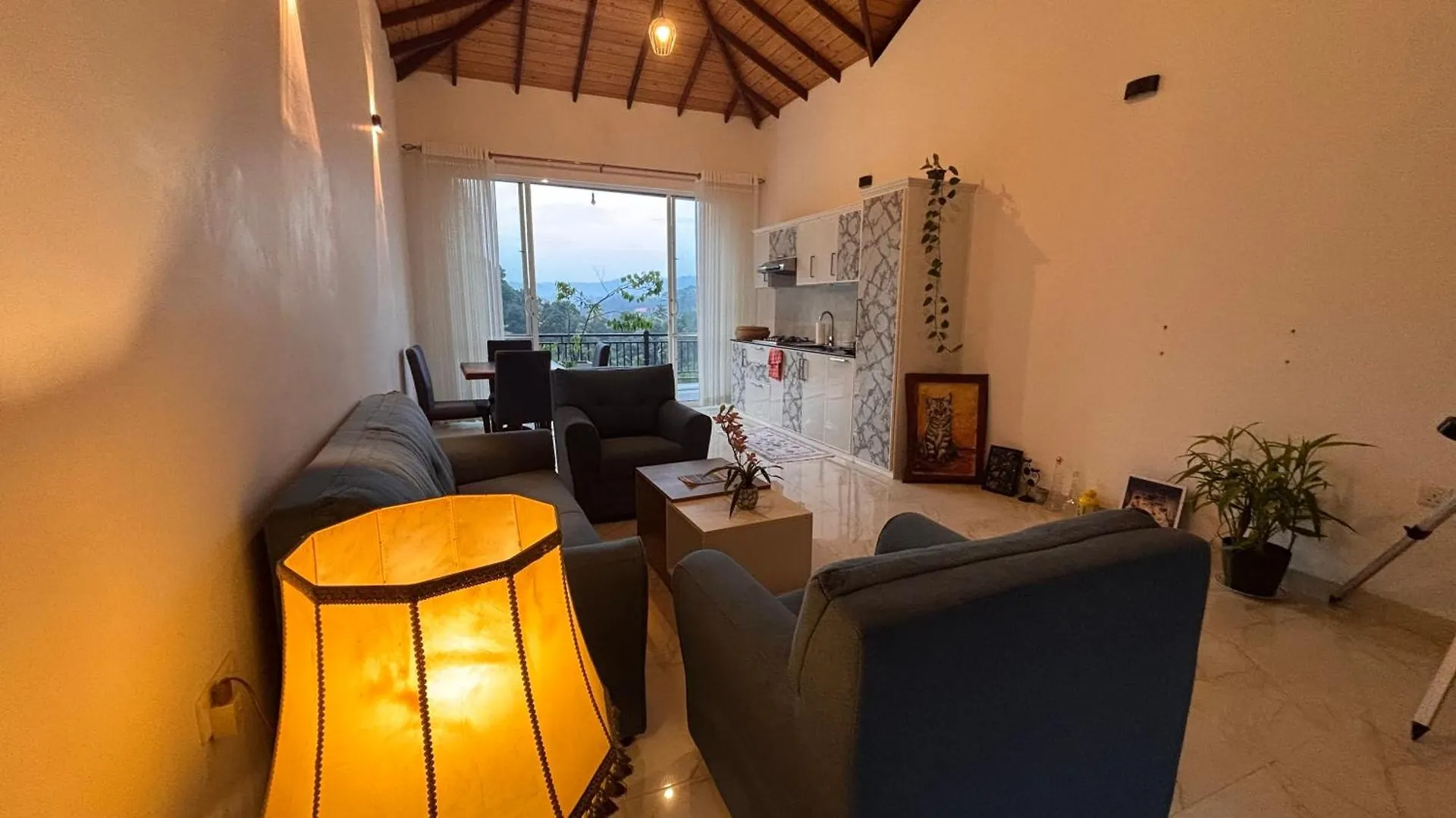 Chathu Holiday Home Kandy Homestay